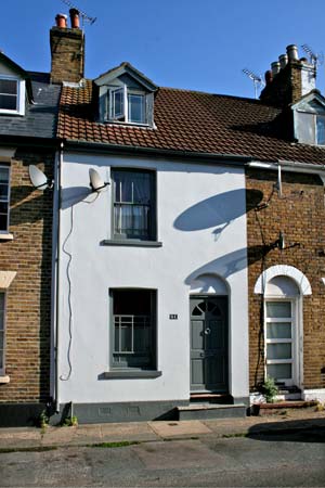 51 Sydenham Street Pet-Friendly Cottage, Whitstable, South Coast (Ref 10442)