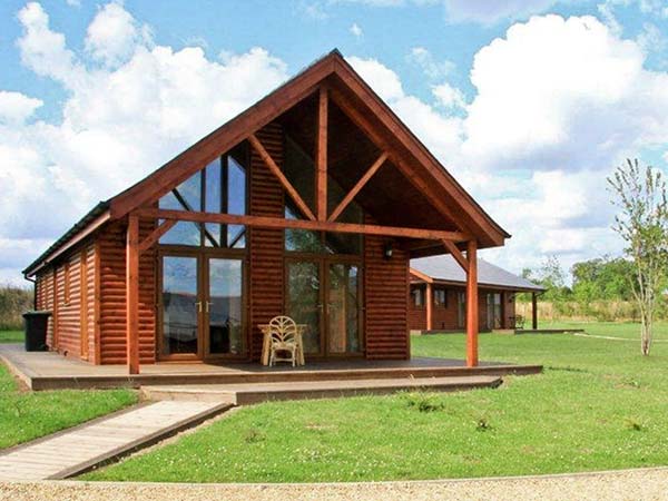 Belfry Lodge Pet-Friendly Cottage, Thorpe-On-The-Hill, East Anglia (Ref 11175)