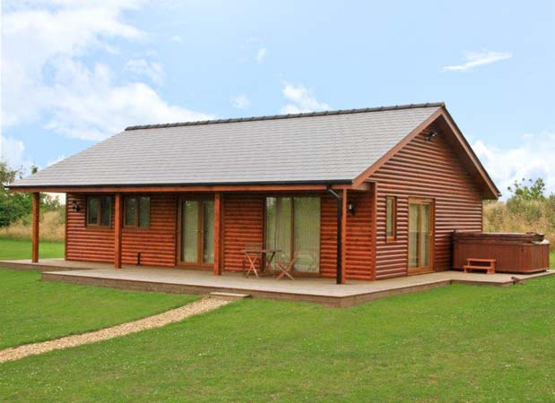 St Andrews Lodge Pet-Friendly Cottage, Thorpe-On-The-Hill, East Anglia (Ref 11176)