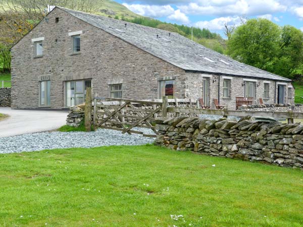 Ghyll Bank Byre Pet-Friendly Cottage, Staveley, Cumbria & The Lake District (Ref 11534)