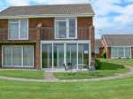 Seascape Pet-Friendly Cottage, Kessingland, East Anglia (Ref 11801)