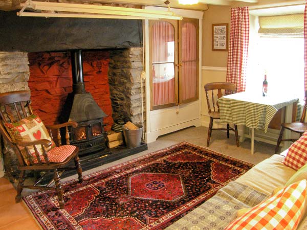 Ty Kate  Cottage, Tanygrisiau, North Wales (Ref 12182)