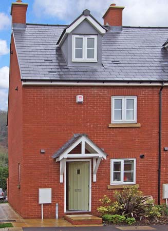 12 Library Terrace Family Cottage, Dursley, Cotswolds (Ref 12805)