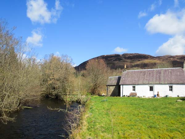 Riverview Pet-Friendly Cottage, Callander, Central Scotland (Ref 14065)