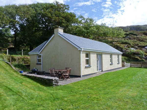 The Bay Pet-Friendly Cottage, Caherdaniel, County Kerry, South West (Ref 14206)
