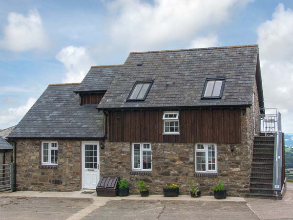 Halfen Granary Pet-Friendly Cottage, Llanfyllin, Mid Wales (Ref 15200)