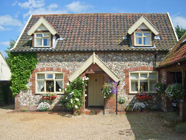 Sleepeezy Coastal Cottage, Little Snoring, East Anglia (Ref 15264)
