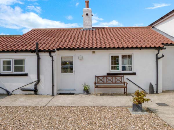 Robsons Cottage Coastal Cottage, Barmston, North York Moors & Coast (Ref 16580)