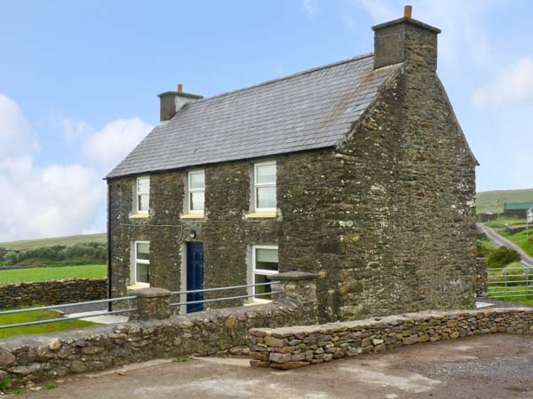 Stone Cottage Coastal Cottage, Ballydavid, County Kerry, South West (Ref 17689)