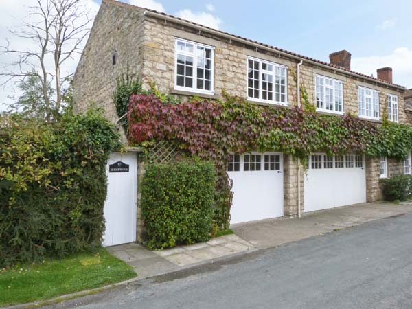 Westwood Pet-Friendly Cottage, Hovingham, North York Moors & Coast (Ref 18037)