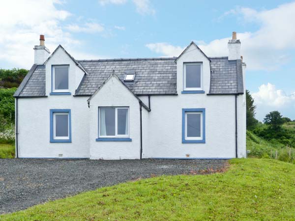 Bayview House Beach Cottage, Carbost, Highlands And Islands (Ref 18108)