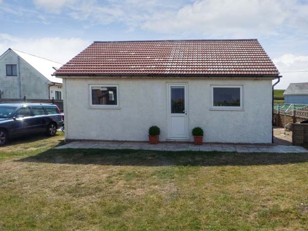 Seaholme Pet-Friendly Cottage, Jurys Gap, South Coast (Ref 18571)
