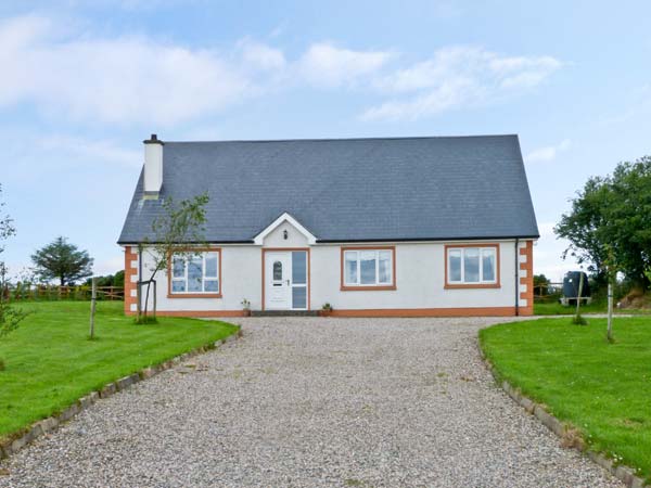 Sallywood House Pet-Friendly Cottage, Ballybofey, County Donegal, North West (Ref 18627)