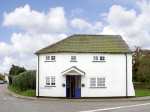 Corner Cottage Pet-Friendly Cottage, Wangford, East Anglia (Ref 1936)