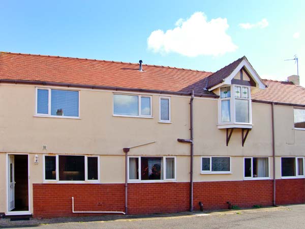 Robeth Beach Cottage, Rhos-On-Sea, North Wales (Ref 19368)