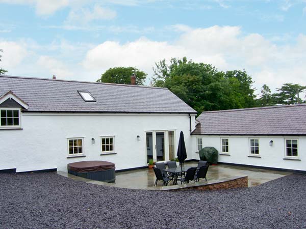 Nant Yr Hendre Family Cottage, Pentrecelyn, North Wales (Ref 19626)
