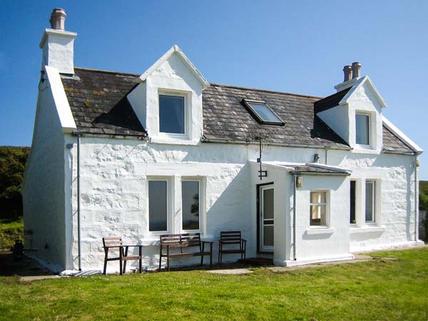 Herbusta View Pet-Friendly Cottage, Uig, Highlands And Islands (Ref 20010)