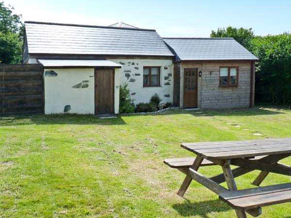 Contention Barn Pet-Friendly Cottage, Penhallow, South West England (Ref 20090)