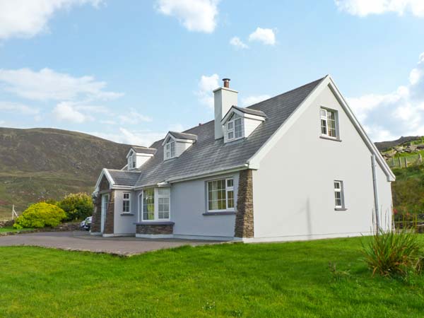 Carraig Oisin Pet-Friendly Cottage, Waterville, County Kerry, South West (Ref 20190)