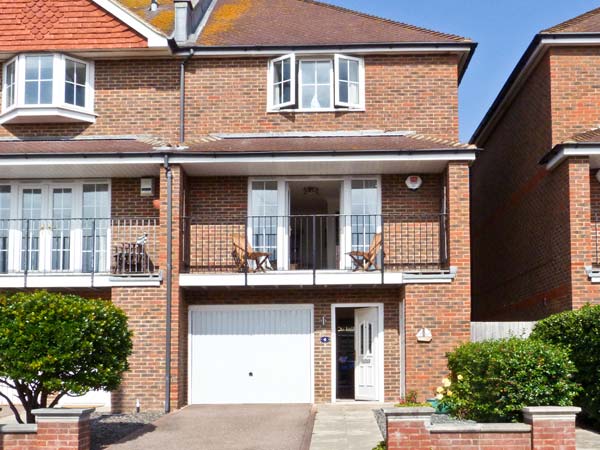 Seascape Beach Cottage, Bexhill-On-Sea, South Coast (Ref 21166)