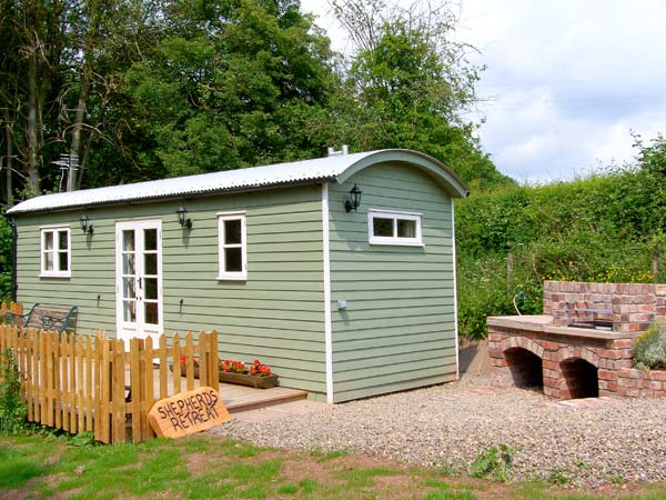 Shepherd's Retreat Countryside Cottage, Leighton, Heart Of England (Ref 22111)