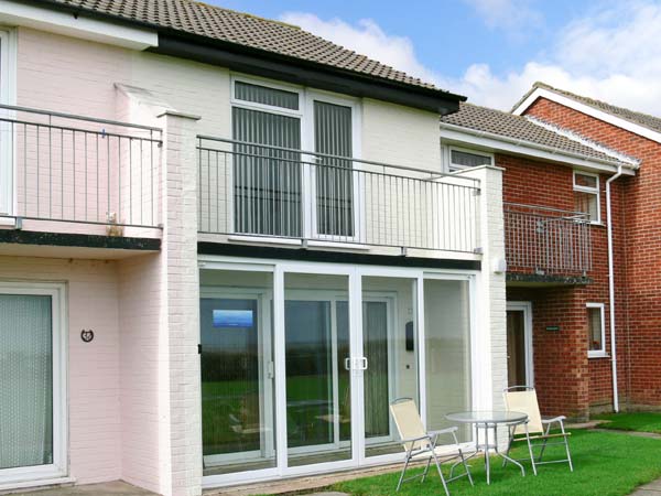 Seascope Pet-Friendly Cottage, Kessingland, East Anglia (Ref 22501)