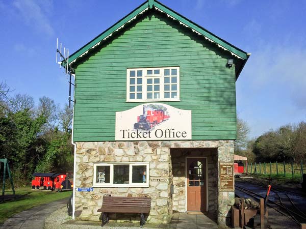 The Station Flat Pet-Friendly Cottage, St Newlyn East, South West England (Ref 22670)