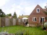 Damson Lea Pet-Friendly Cottage, Worstead, East Anglia (Ref 2301)