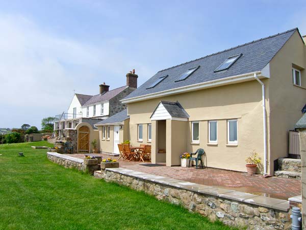 Ffermdy Bach Coastal Cottage, Malltraeth, North Wales (Ref 23048)