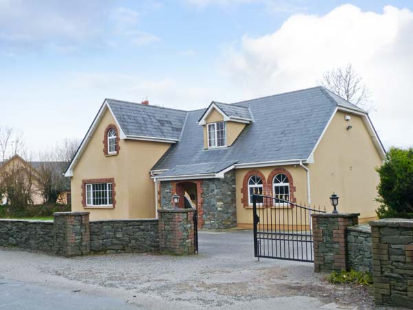 Fernwood Pet-Friendly Cottage, Killarney, County Kerry, South West (Ref 23404)