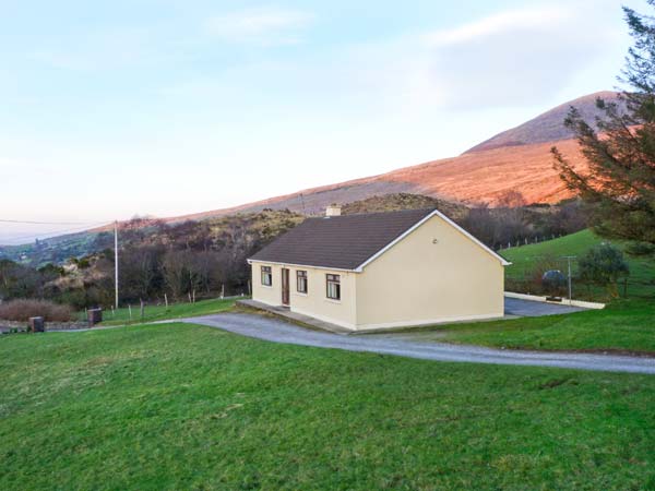 Lyreboy Pet-Friendly Cottage, Glencar, County Kerry, South West (Ref 23463)
