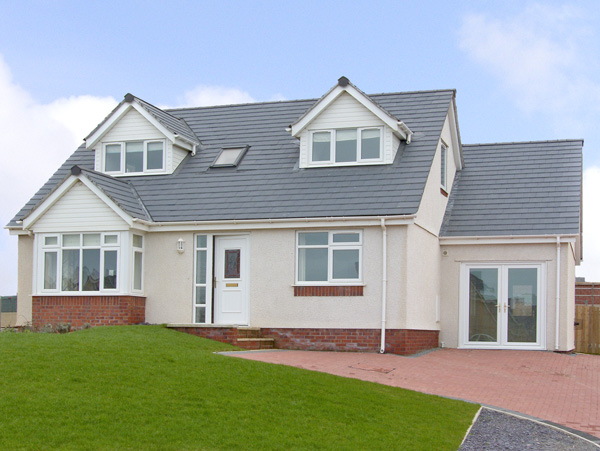 5 Cae Derwydd Pet-Friendly Cottage, Cemaes Bay, North Wales (Ref 2374)
