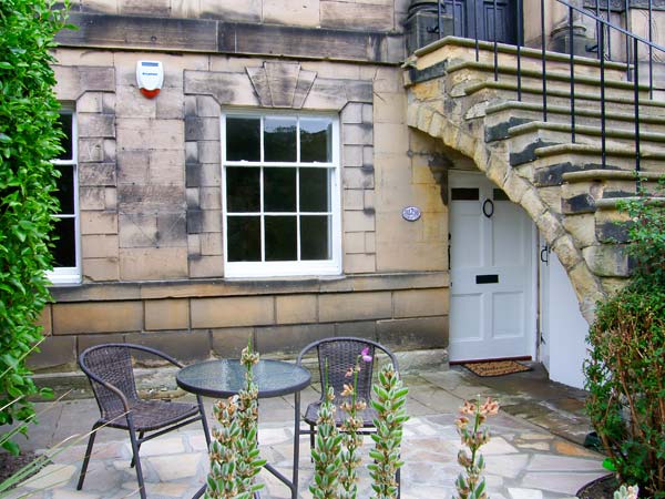 Garden Oasis Beach Cottage, Whitby, North York Moors & Coast (Ref 23893)