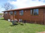 Field View Lodge Pet-Friendly Cottage, Pocklington, North York Moors & Coast (Ref 24158)