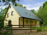 Weaver Family Cottage, Ramshorn Wood Near Alton Towers, Peak District (Ref 2429)
