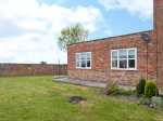 West End Pet-Friendly Cottage, Pocklington, North York Moors & Coast (Ref 24516)