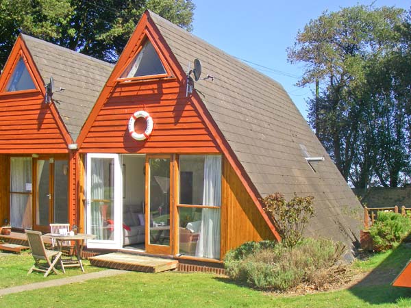 Beachmaster Beach Cottage, Kingsdown , South Coast (Ref 24653)