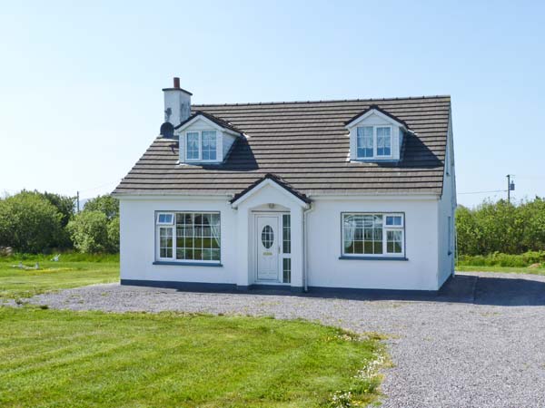 Golf Club House Beach Cottage, Waterville, County Kerry, South West (Ref 25110)