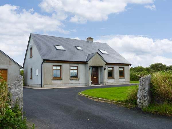 Serene House Pet-Friendly Cottage, Spanish Point, County Clare, Shannon (Ref 2543)