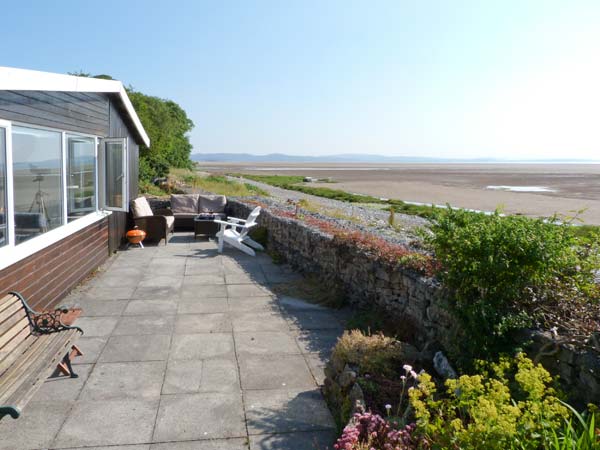 Driftwood Cottage Pet-Friendly Cottage, Bardsea, Cumbria & The Lake District (Ref 26010)
