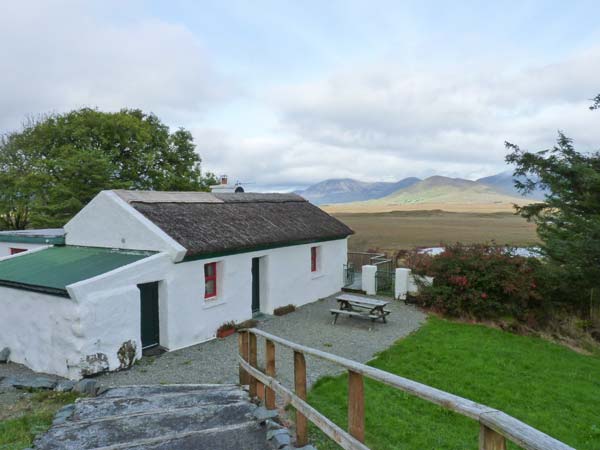 Foxglove Cottage Pet-Friendly Cottage, Cashel, County Galway, West (Ref 26210)