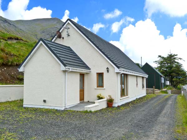 Tigh Na Creag Coastal Cottage, Portree, Isle Of Skye, Highlands And Islands (Ref 26278)