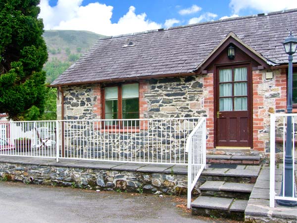 End Cottage Pet-Friendly Cottage, Llangollen, North Wales (Ref 26459)