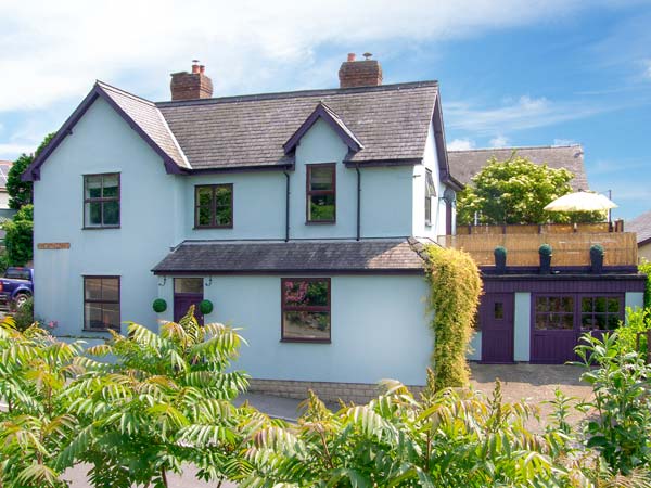 The Old Manse Pet-Friendly Cottage, Bishops Castle, Heart Of England (Ref 26570)