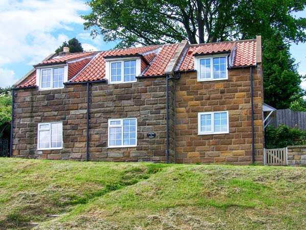 Christmas Cottage Pet-Friendly Cottage, Glaisdale, North York Moors & Coast (Ref 26993)