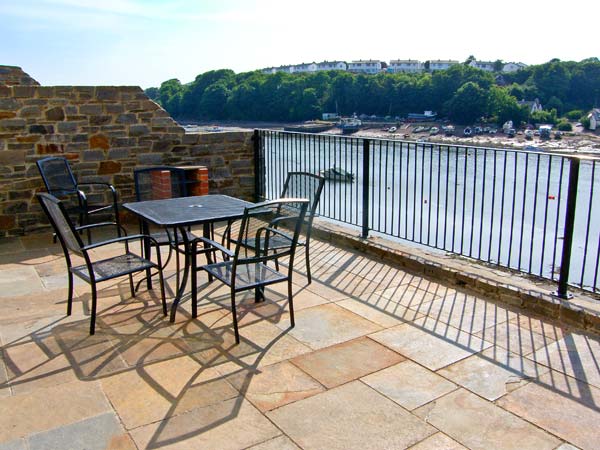 Egret Pet-Friendly Cottage, Milford Haven, South Wales (Ref 27038)