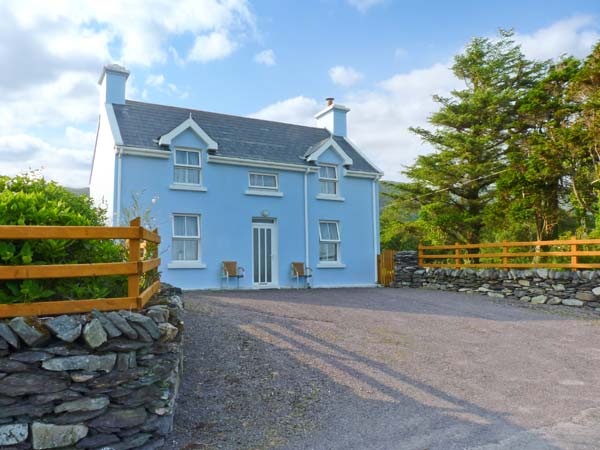Tig Nell Pet-Friendly Cottage, Castlecove, County Kerry, South West (Ref 27146)