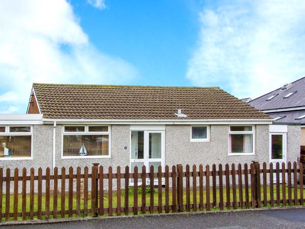 Seagulls Pet-Friendly Cottage, Fairbourne, North Wales (Ref 27262)