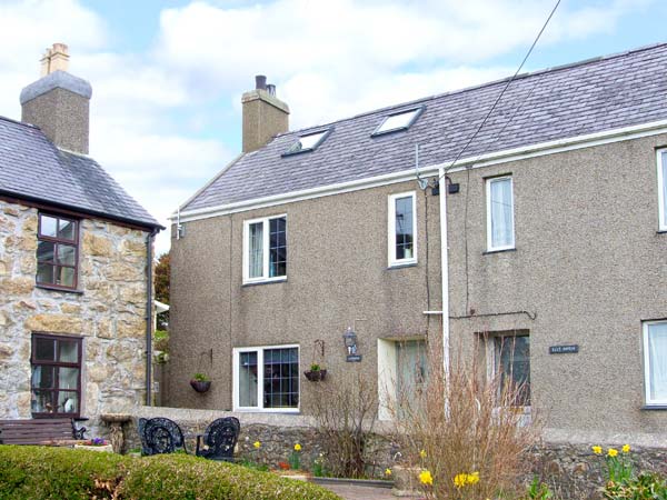 Tawelfa Pet-Friendly Cottage, Mynytho, North Wales (Ref 27279)