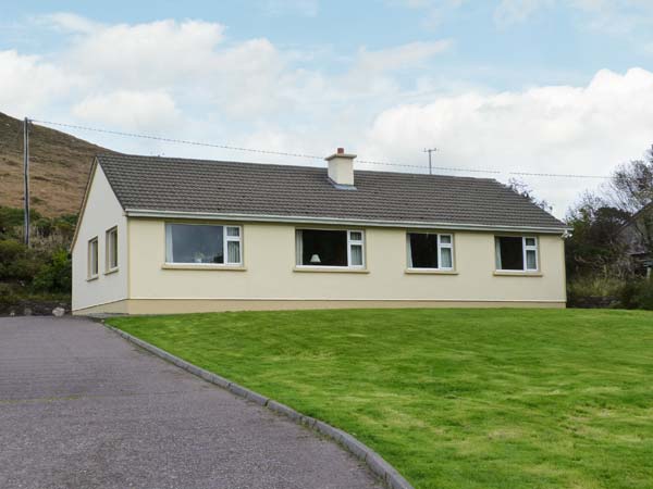 Heather Glen Pet-Friendly Cottage, Glenbeigh, County Kerry, South West (Ref 27305)